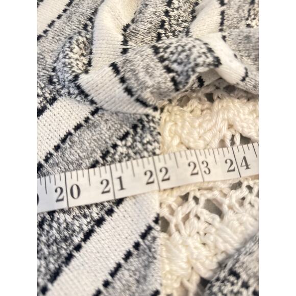 Established 1948 Women’s White Gray Pattern Blouse Size Large - Picture 4 of 6